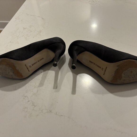 Manolo Blahnik HANGISI Black Satin Jewel Buckle Pumps Heels - Picture 15 of 16